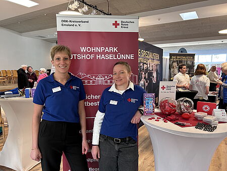 Unsere Damen am Stand beim Infotag