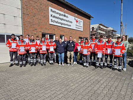 Teilnehmer und Prüfer der Sanitätsausbildung im DRK-Schulungszentrum Brögbern