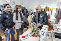 Shoppen im DRK Kleiderladen