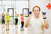 Seniorinnen und Senioren beim Sport